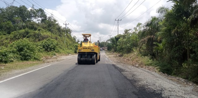 BPJN Riau gesa perbaikan Jalan Lintas Barat (foto/yuni)